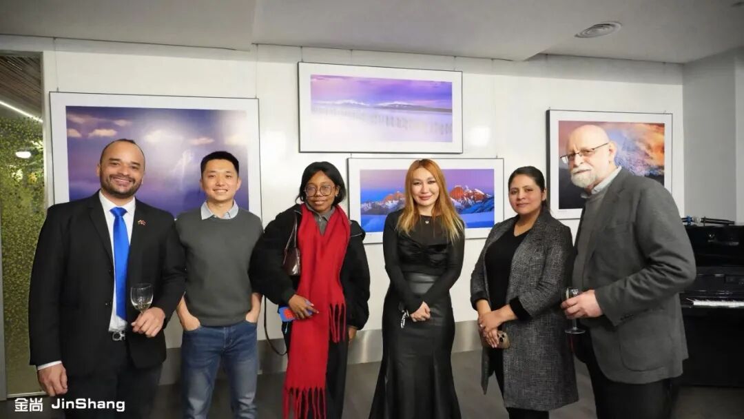 以光影跨越山海罗红摄影展 | 中国×智利建交55周年特展在金尚JinShang 金尚源举办 现场图 16 | 田丽莲 Lilian Tian 金尚JinShang